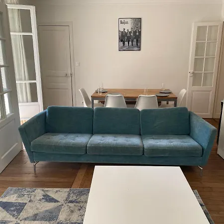 Tour Eiffel Lägenhet *